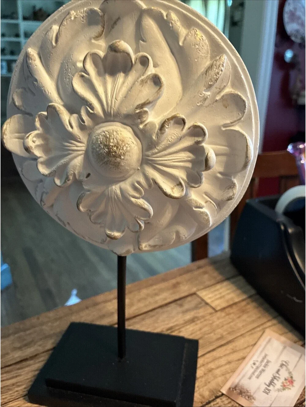 Ornate Acanthus leaf medalion table top display